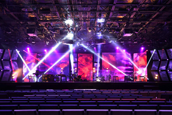 某演唱会舞台灯光