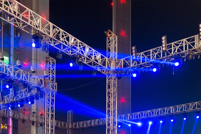 某晚会舞台灯光